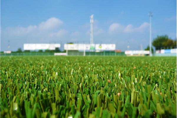 Aanleg kunstgras voetbalveld - Sportinfrabouw NV